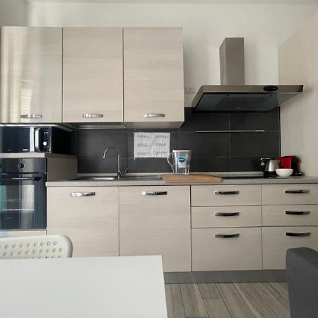 Gardone Apartment - Ampio Appartamento Con 2 Camere Da Letto - Comodo Per Duomo! Milano Esterno foto