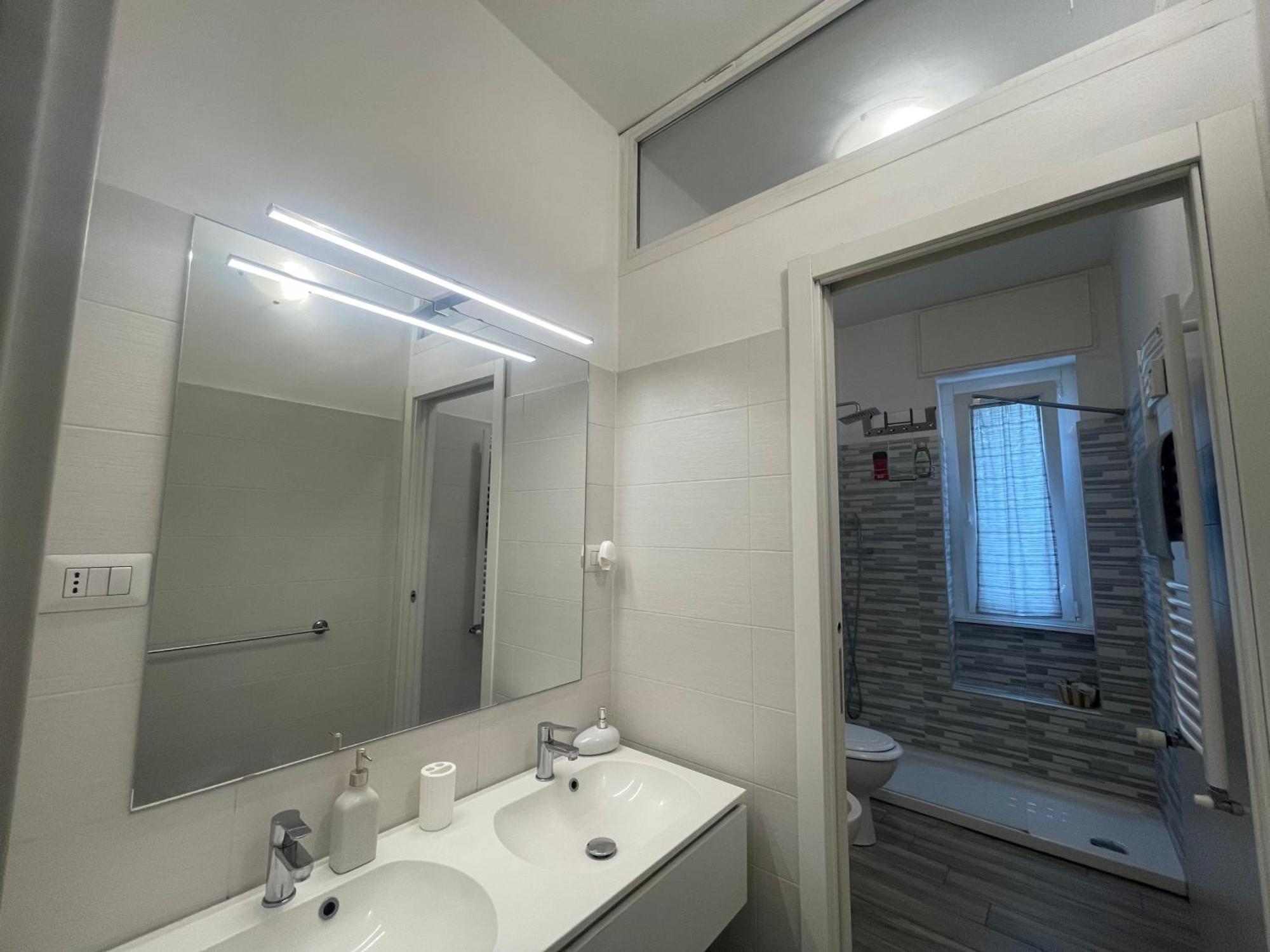 Gardone Apartment - Ampio Appartamento Con 2 Camere Da Letto - Comodo Per Duomo! Milano Esterno foto