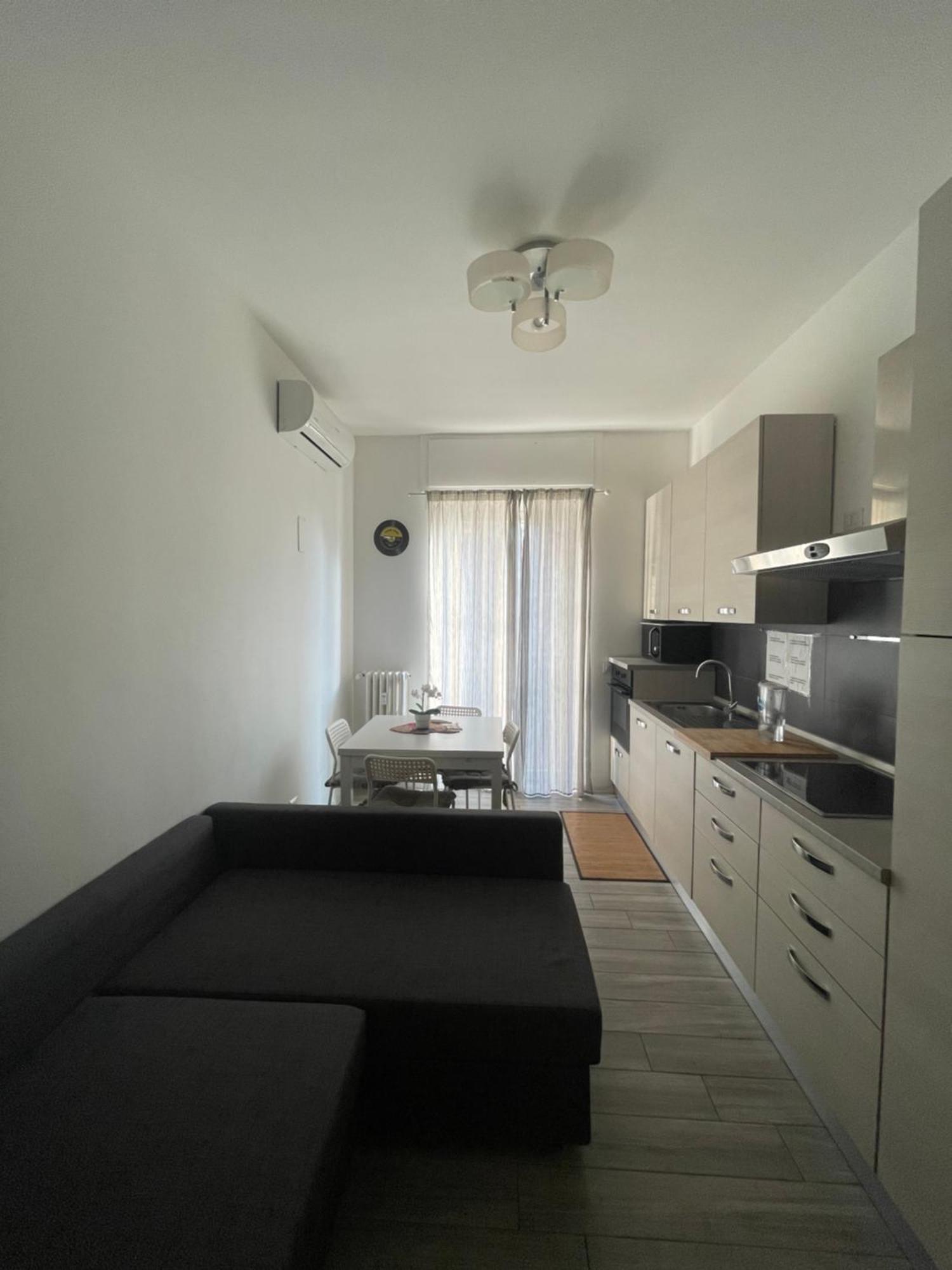 Gardone Apartment - Ampio Appartamento Con 2 Camere Da Letto - Comodo Per Duomo! Milano Esterno foto