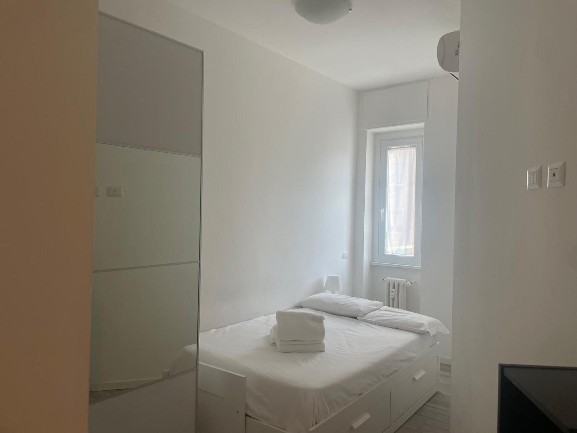 Gardone Apartment - Ampio Appartamento Con 2 Camere Da Letto - Comodo Per Duomo! Milano Esterno foto