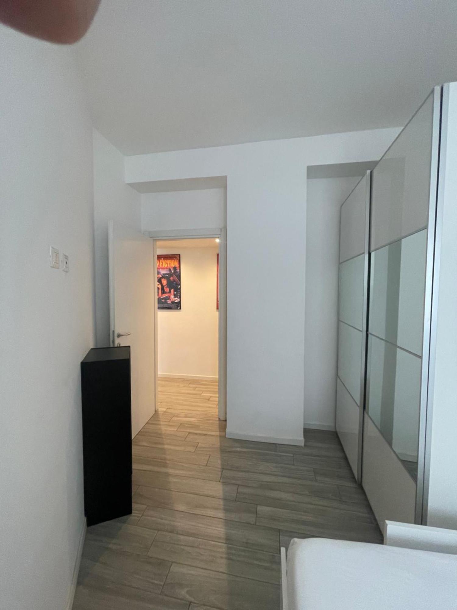 Gardone Apartment - Ampio Appartamento Con 2 Camere Da Letto - Comodo Per Duomo! Milano Esterno foto