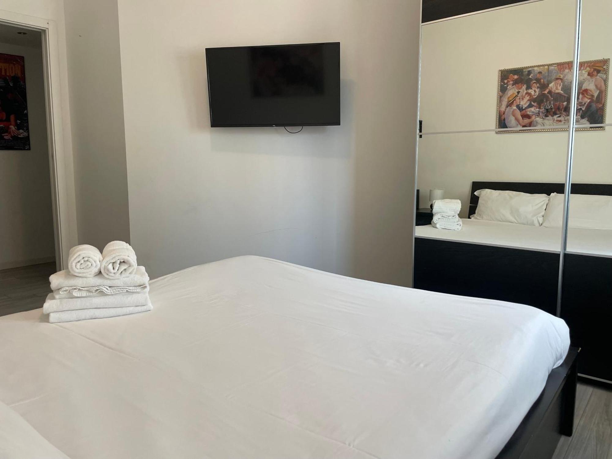Gardone Apartment - Ampio Appartamento Con 2 Camere Da Letto - Comodo Per Duomo! Milano Esterno foto
